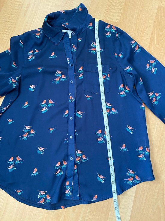 Liz Claiborne Navy Button-Front Bird Print Blouse Size Petite Medium - Picture 9 of 14